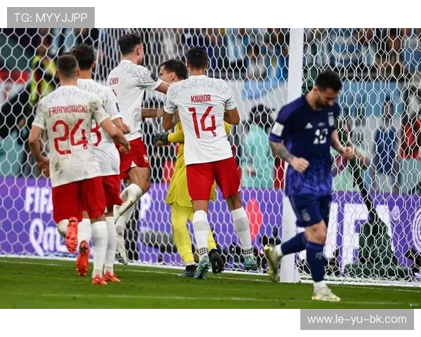 维纳尔杜姆状态回升 荷兰中场核心再引关注 维纳尔杜姆状态回升 荷兰中场核心再引关注