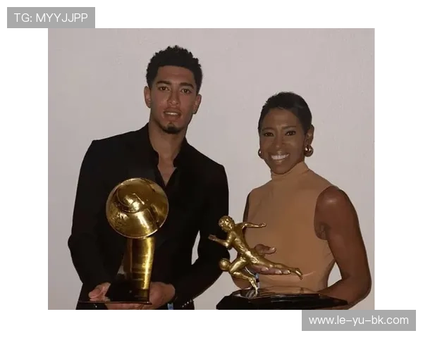 贝林厄姆荣获金球奖第三名，展现非凡实力